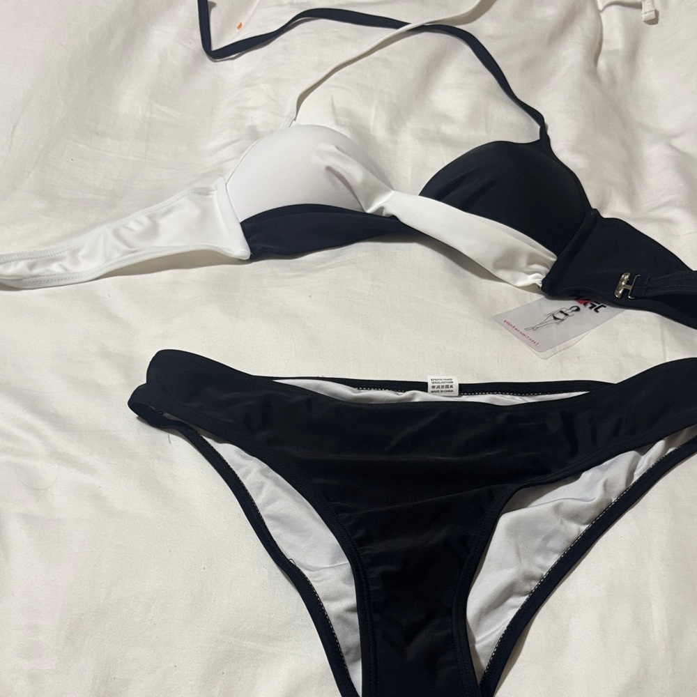 SHEIN Monochrome Bikini Set